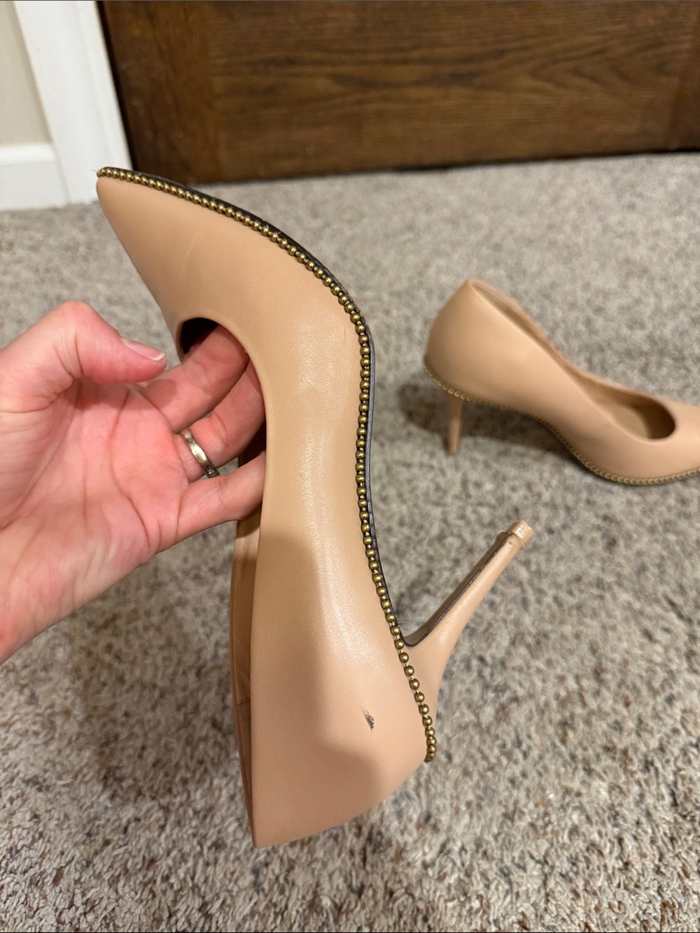 Coach Tan Nude Cream Pointed-Toe Gold Stud Trim Pumps Size 8 - Picture 8 of 16